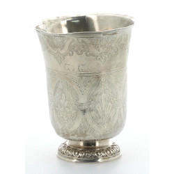 Grande timbale forme tulipe en argent, p