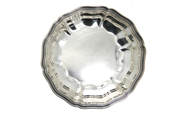 Plat creux à bords contours en argent 80