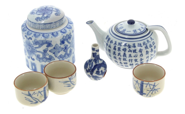 CHINE Xxème - Lot de 3 pièces en porcela