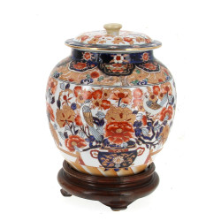 CHINE Xxème - Potiche en porcelaine déco