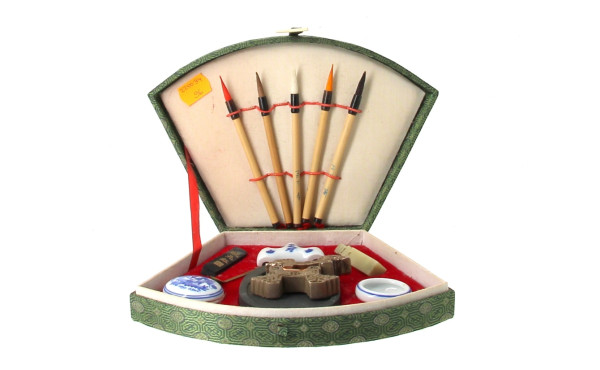 Coffret à calligraphie en coffret gainé 