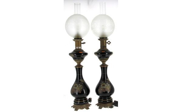 Paire de grandes lampes à pétrole électr