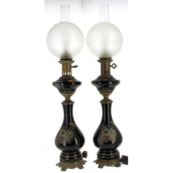 Paire de grandes lampes à pétrole électr