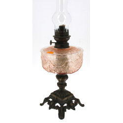 Lampe à pétrole en métal à décor rocaill
