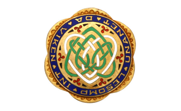 KELT - Broche en métal doré émaillé, lég