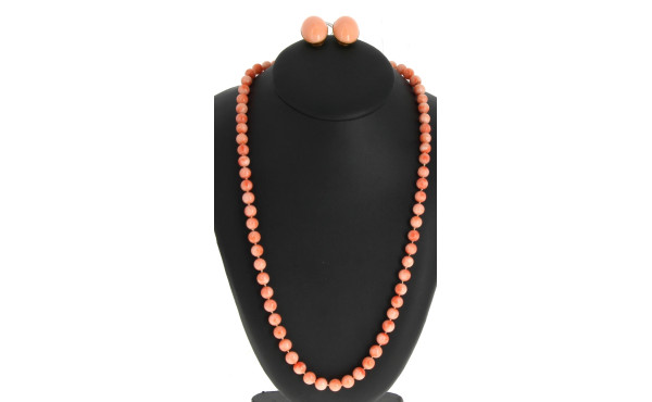 Collier en perles de corail de couleur p