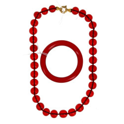 Parure comprenant un collier en perles d