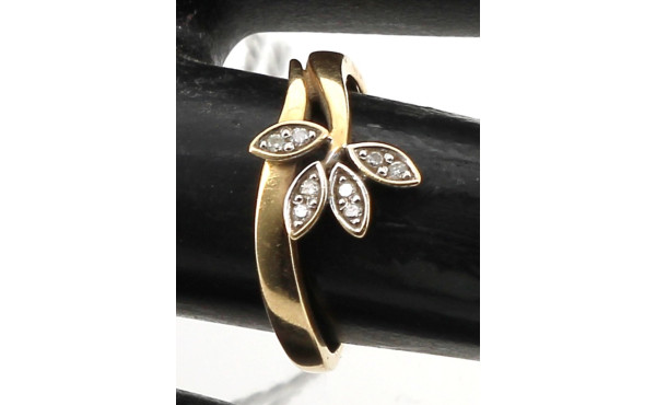 Bague en or jaune 18 cts (750ème), serti