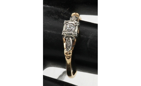 Bague ancienne deux or 18 cts, sertie d'