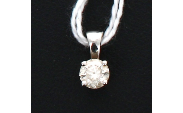 Pendentif en or gris 18 cts serti d'un d