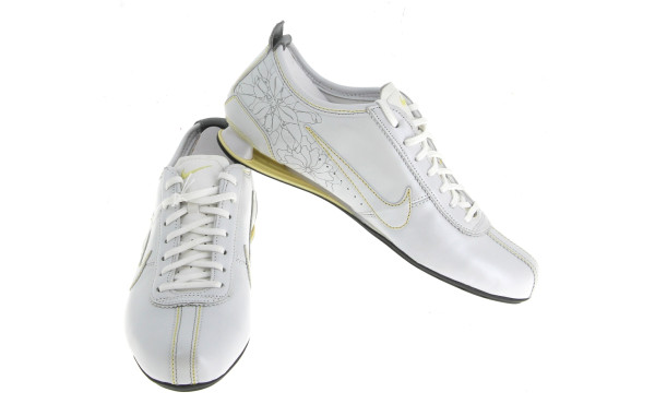 NIKE - Paire Nike femme modèle Shox Riva