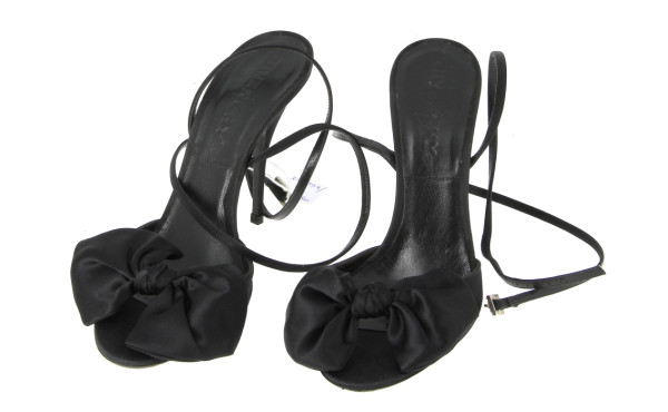 GIVENCHY - Paire de stilettos en satin n