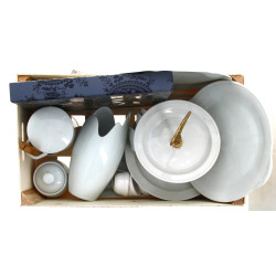 Lot de vaisselle en porcelaine blanche :