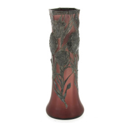 Vase circa 1900 en verre violine à décor