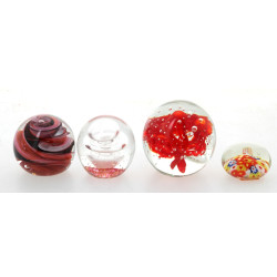 Lot de 4 boules presse-papier en verre d