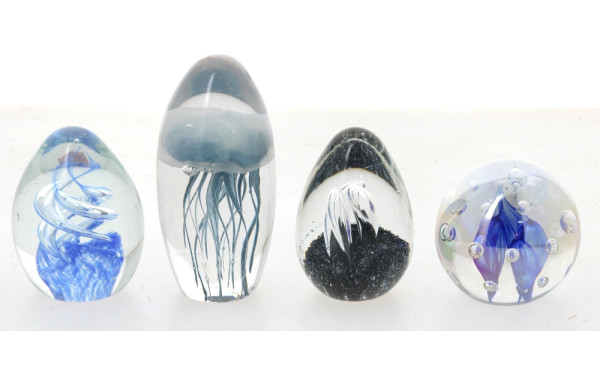 Lot de 4 boules presse-papier en verre d