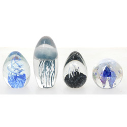 Lot de 4 boules presse-papier en verre d