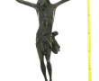 Deux grands Christ, l'un en bronze, l'au