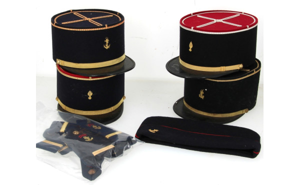 Thème MARINE - Lot d'uniformes : un unif
