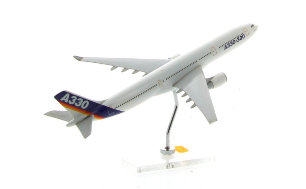 Maquette 'Airbus A330" sur base en plexi