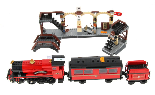 HARRY POTTER - Train et arrêt de gare (s