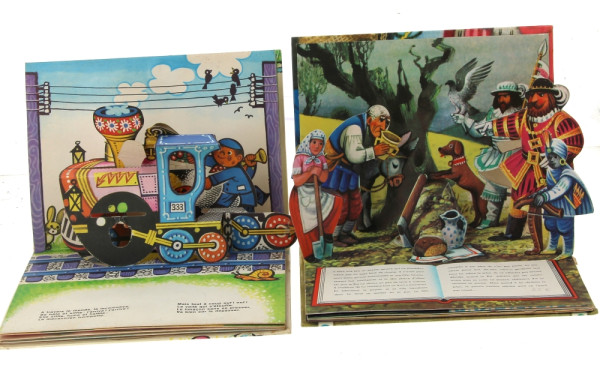 POP UP - 2 livres avec pages dépliantes 