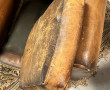Fauteuil club ancien en cuir (usures et 