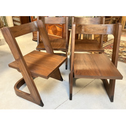 Suite de 4 fauteuils de ligne design en 