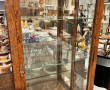 Vitrine argentier en placage de loupe, f