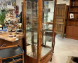 Vitrine argentier en placage de loupe, f