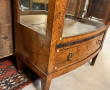 Vitrine argentier en placage de loupe, f