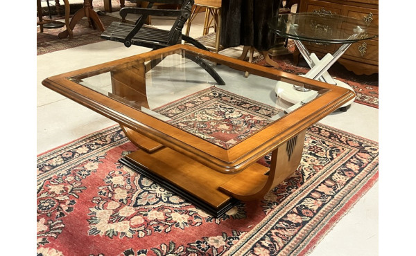 Belle table basse en merisier, base en b
