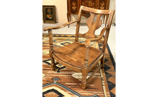 Fauteuil ancien en bois fruitier, belle 