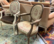 Paire de fauteuils cabriolets de style L