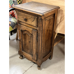 Petit meuble en chataignier un tiroir et