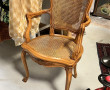 Fauteuil en merisier style Régence assis