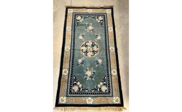CHINE - Lot de 2 tapis en laine dans les