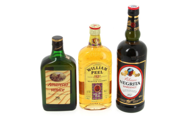 Lot de 3 bouteilles: - 1 B Whisky Willi