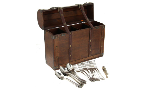Coffret en bois en forme de cartable pou
