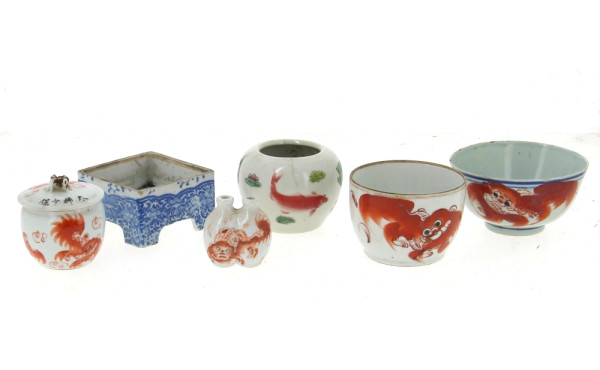 CHINE - Lot de petites porcelaines : 2 b
