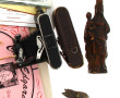 Lot comprenant une sculpture en bois scu