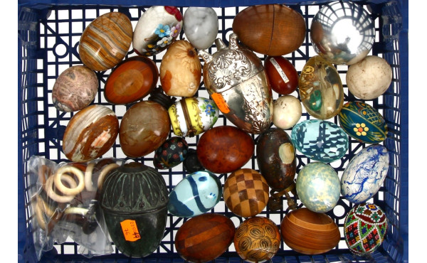 Petite collection d'œufs de différentes 