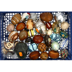 Petite collection d'œufs de différentes 