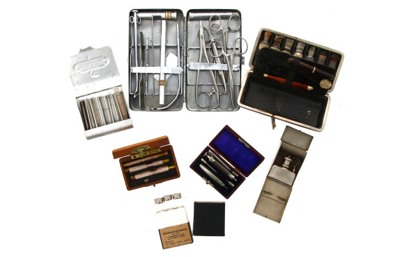 Lot de petits matériels médicaux anciens