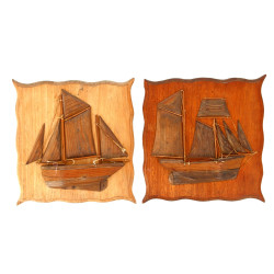 Deux petites 1/2 coques anciennes en boi