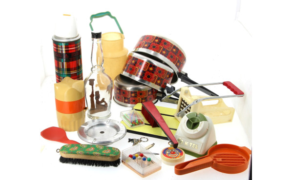 Carton d'accessoires de cuisine et diver