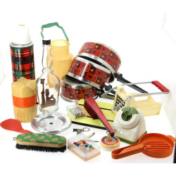 Carton d'accessoires de cuisine et diver