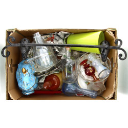 Carton de verrrerie diverse (vase, huili
