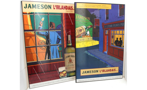 2 panneaux publicitaires pour le whisky 