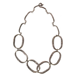 Collier fantaisie en bronze argenté repr